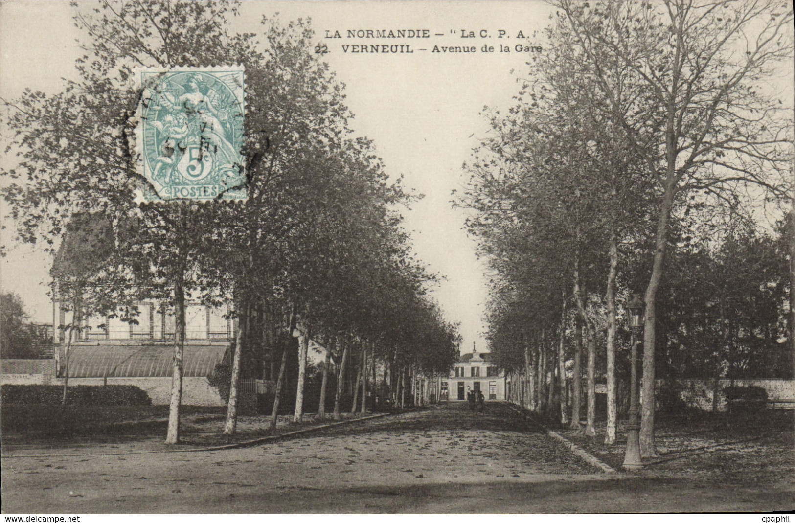 CPA Verneuil Sur Avre Avenue De La Gare