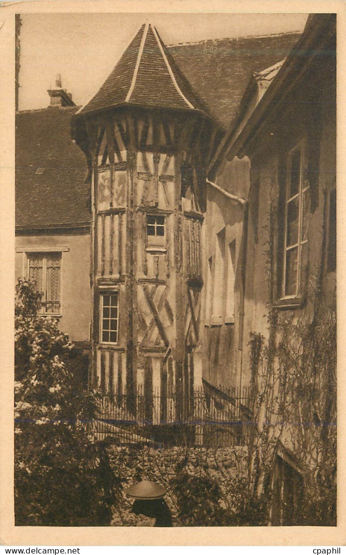 CPA Verneuil sur avre(eure) 33 maison a tourelle de la rue de la poissonnerie(fin du xv s)