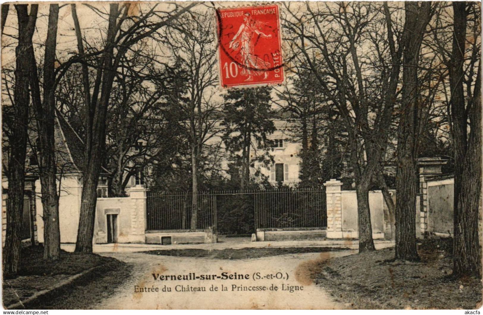 CPA VERNEUIL-sur-SEINE - Entrée du Chateau de la Princesse (358776)