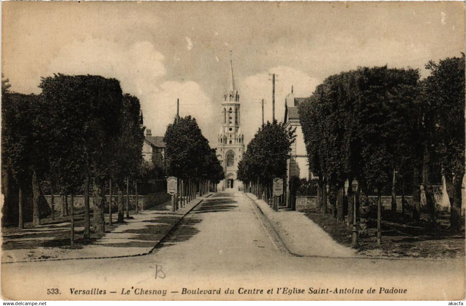 CPA VERSAILLES Le Chesnay - Boulevard du Centre et Église (617686)