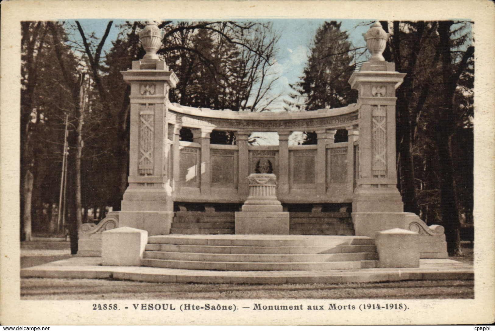 CPA Vesoul Monument Aux Morts