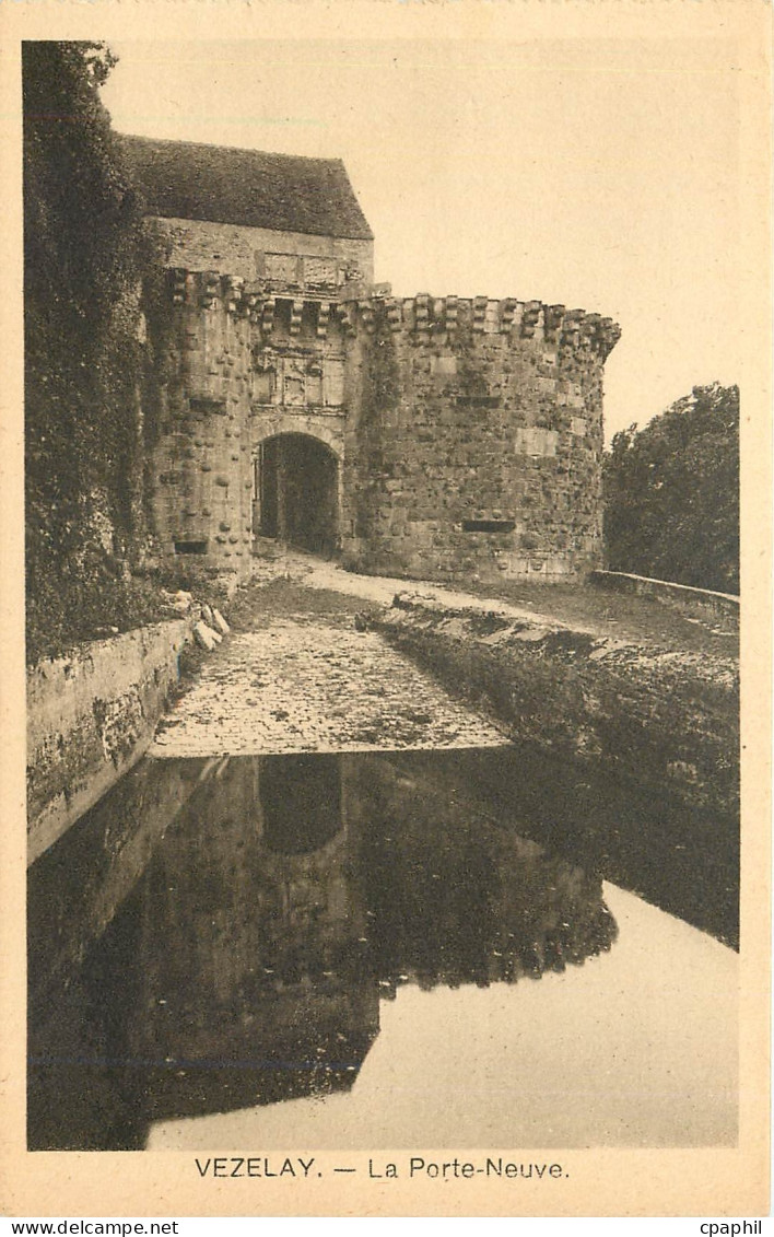 CPA Vezelay La Porte Neuve