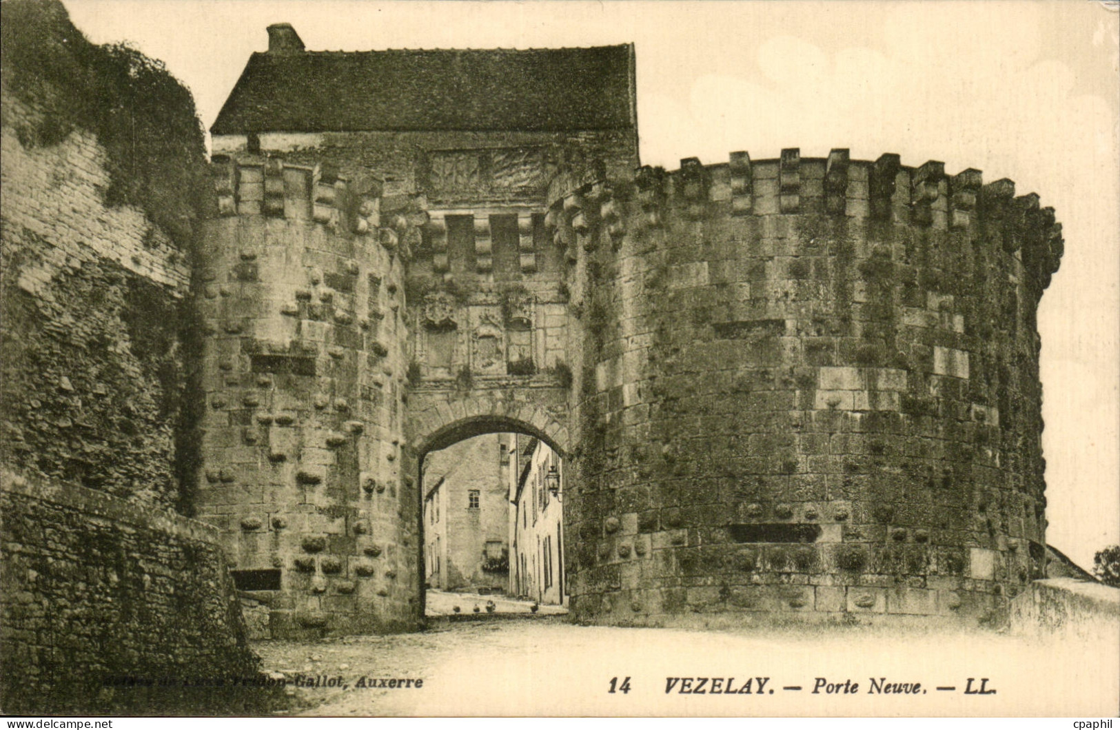 CPA Vezelay Porte neuve