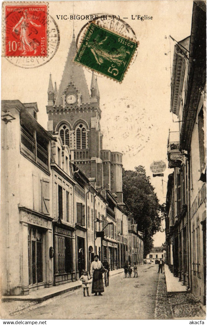 CPA VIC-BIGORRE L'Église (375804)
