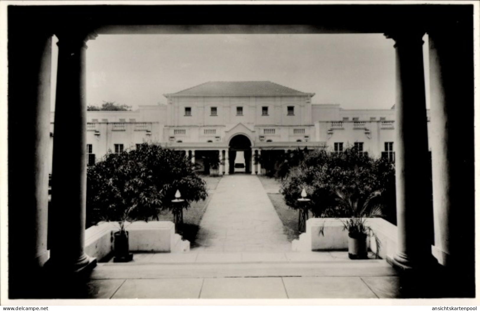 CPA Victoria Falls Simbabwe, Victoria Falls Hotel, Innenhof, Schwarz-Weiß-Foto