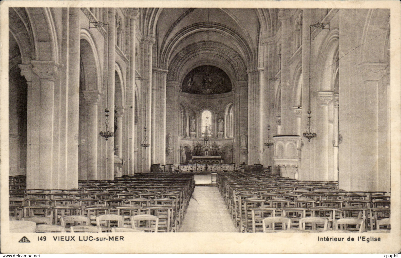 CPA Vieux Luc sur Mer Interieur de l'eglise