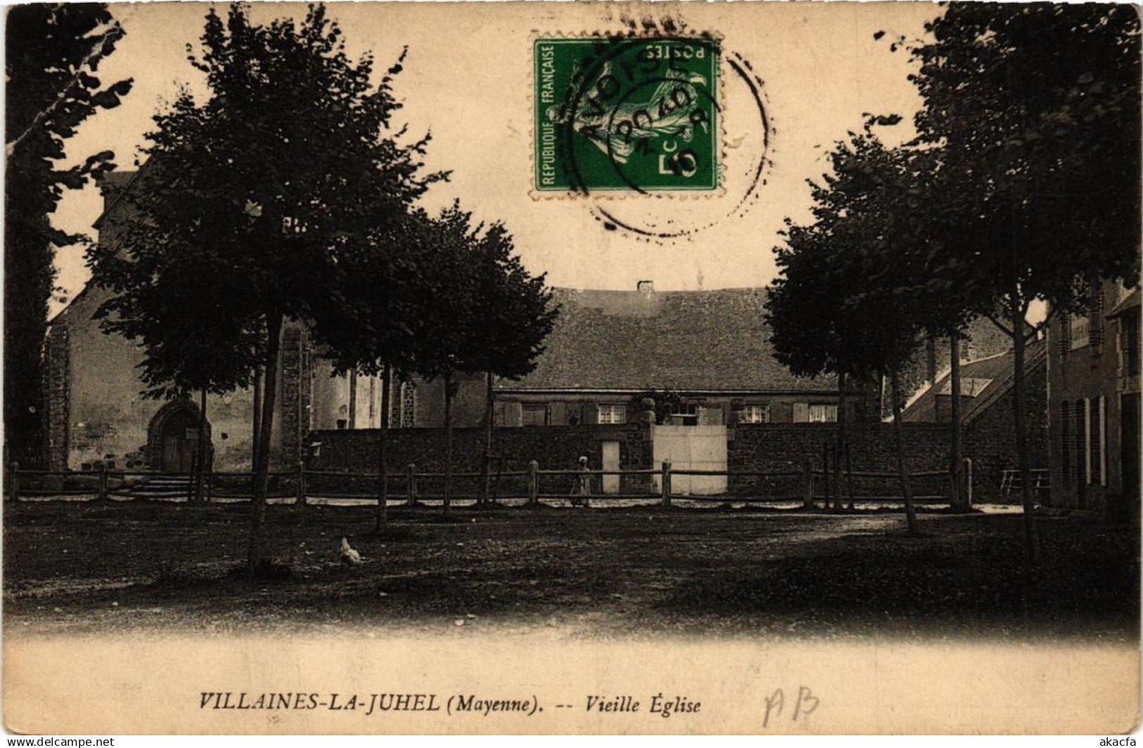 CPA Villaines la Juhel Vieille Église (686065)