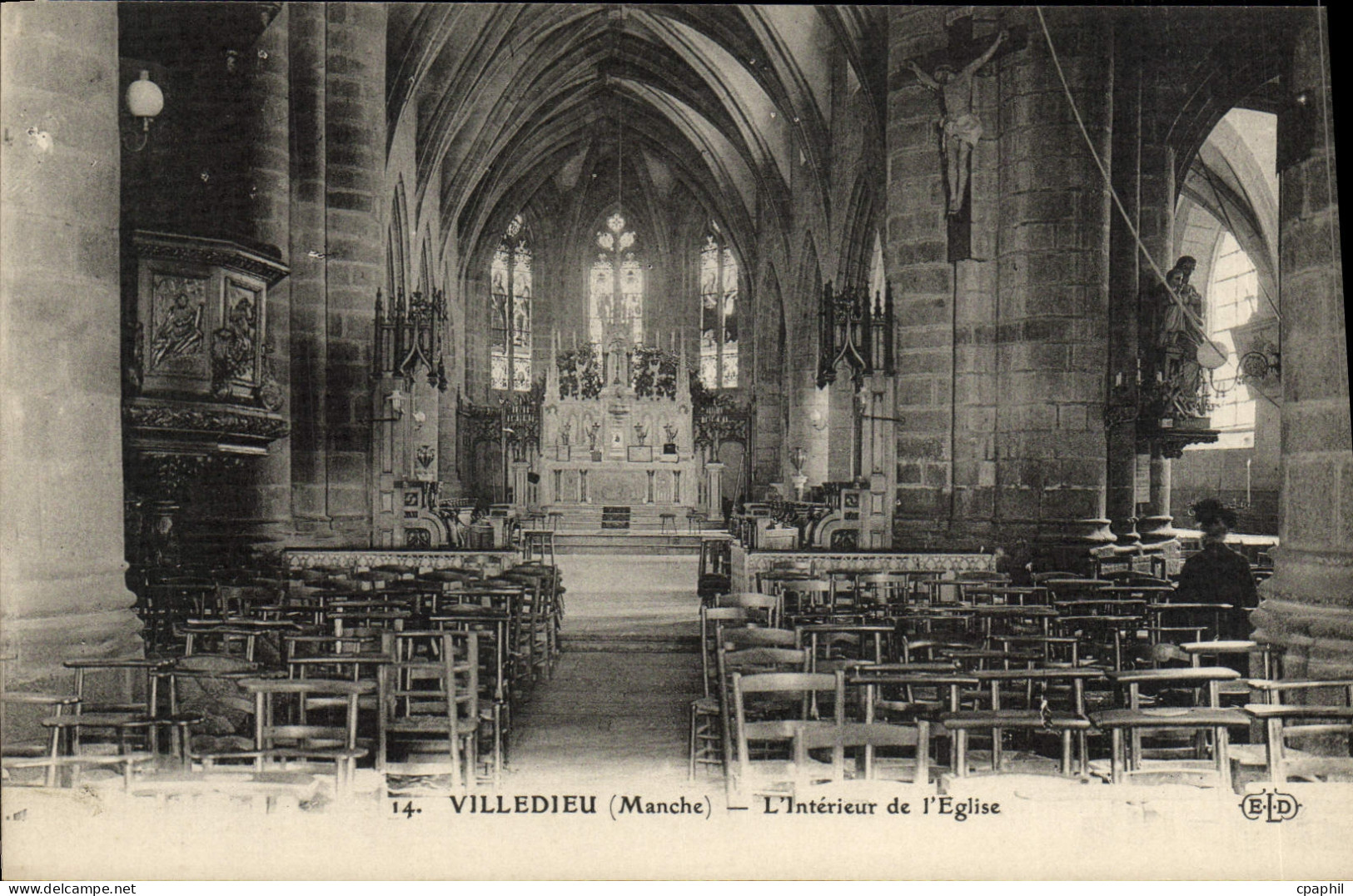 CPA Villedieu L'Interieur de l'Eglise