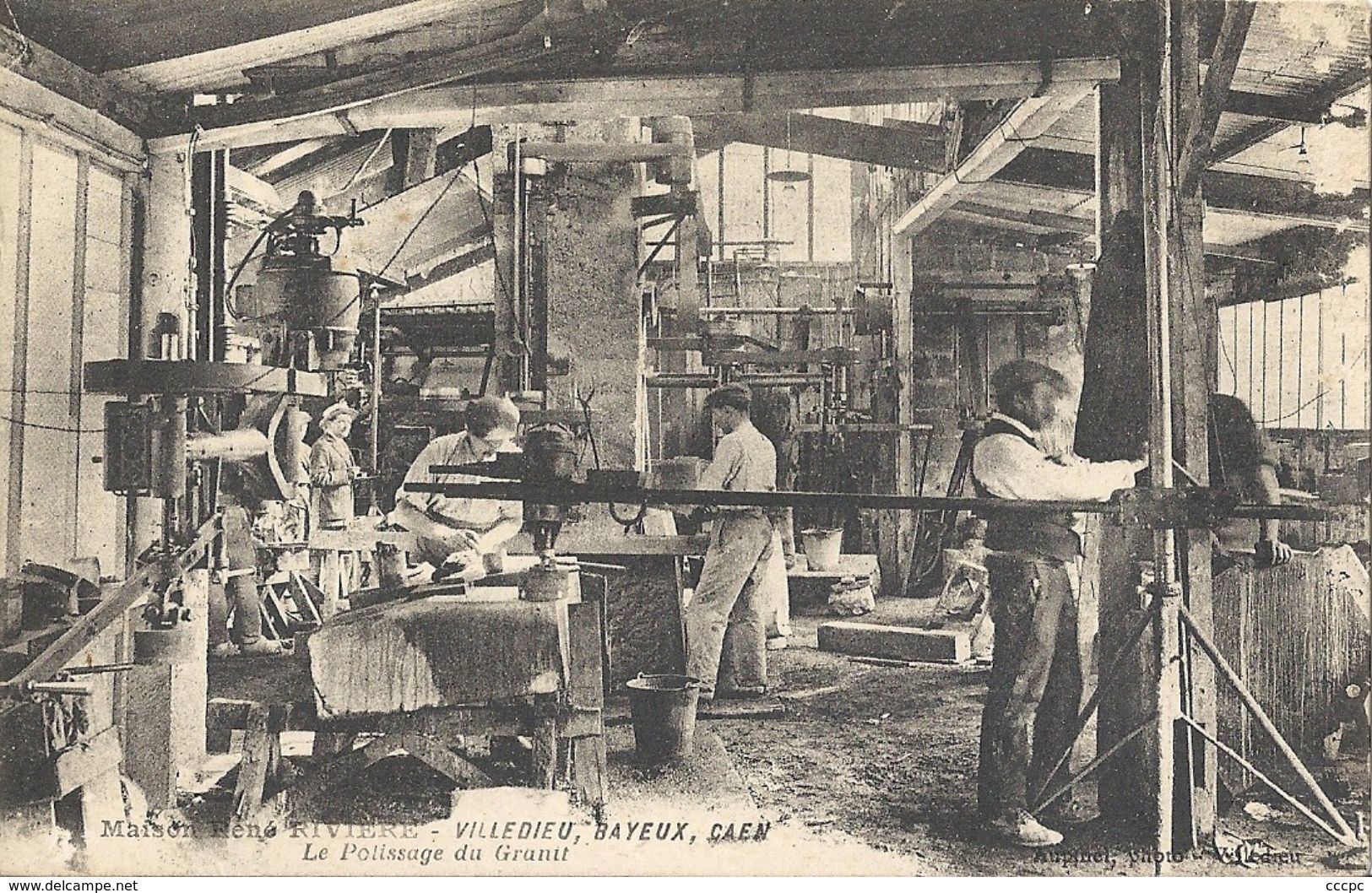 CPA Villedieu Le polissage du Granit Maison René Rivière