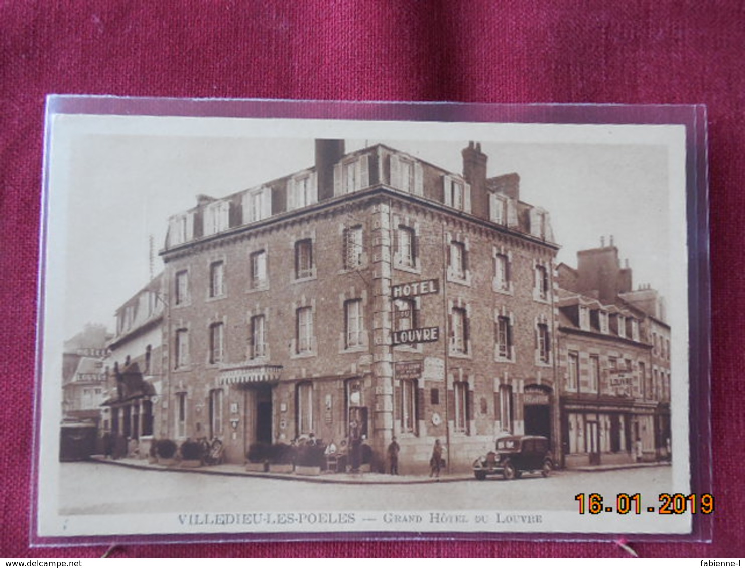 CPA - Villedieu-les-Poëles - Grand Hôtel du Louvre