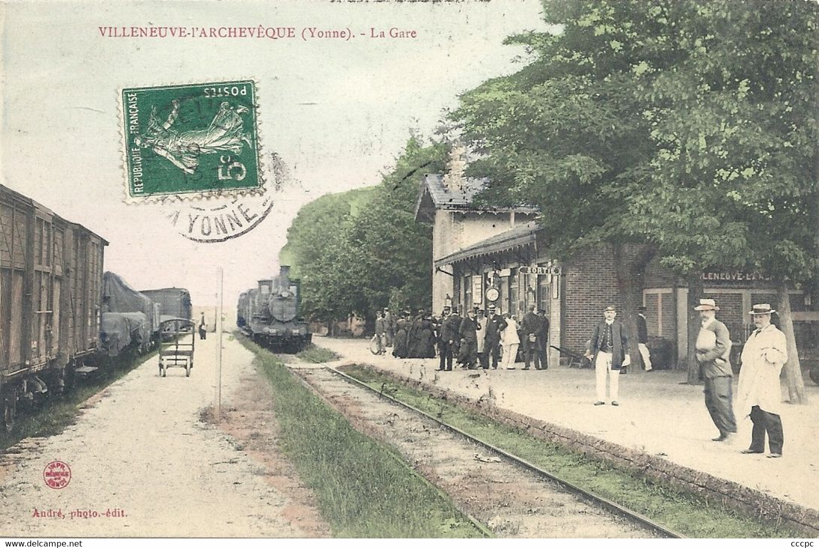 CPA Villeneuve-l'Archevèque La Gare