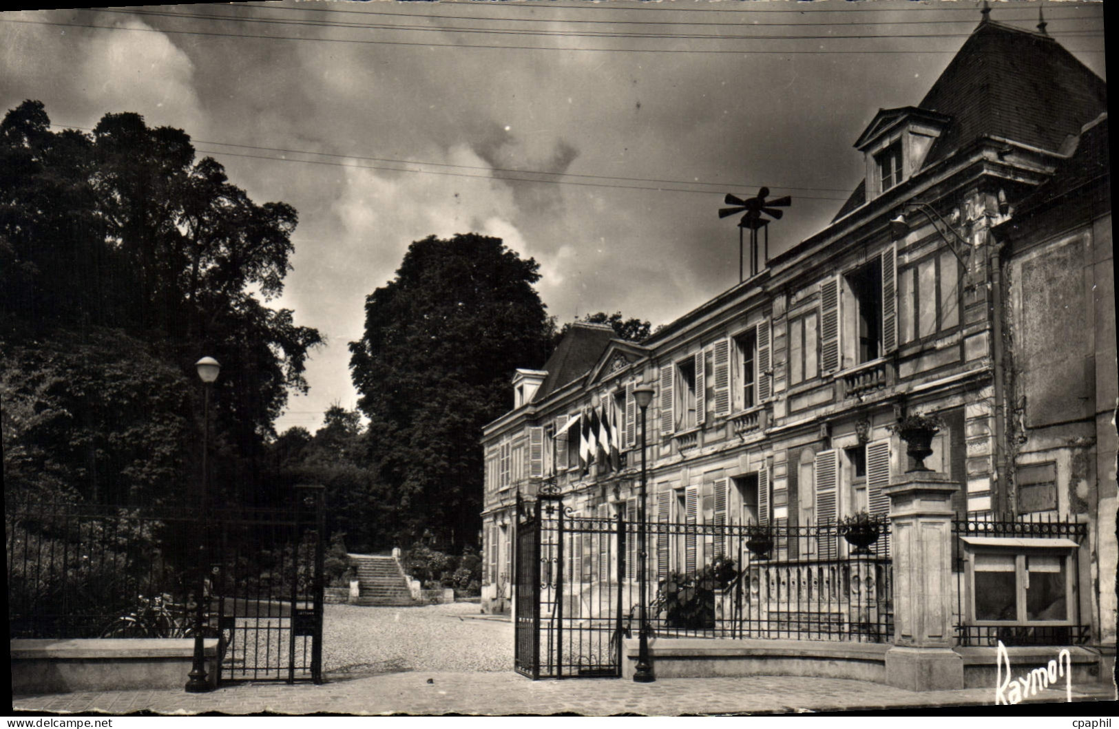 CPA Villeneuve Le Roi La Mairie