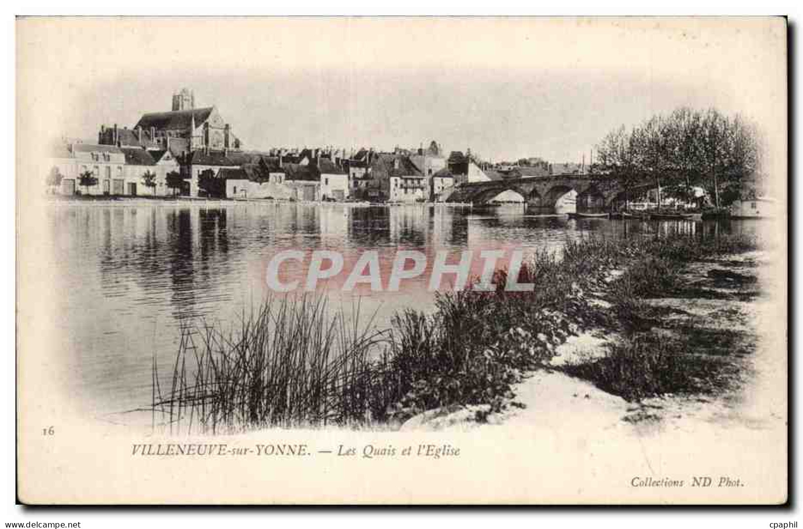 CPA Villeneuve sur Yonne Les quais de l'eglise