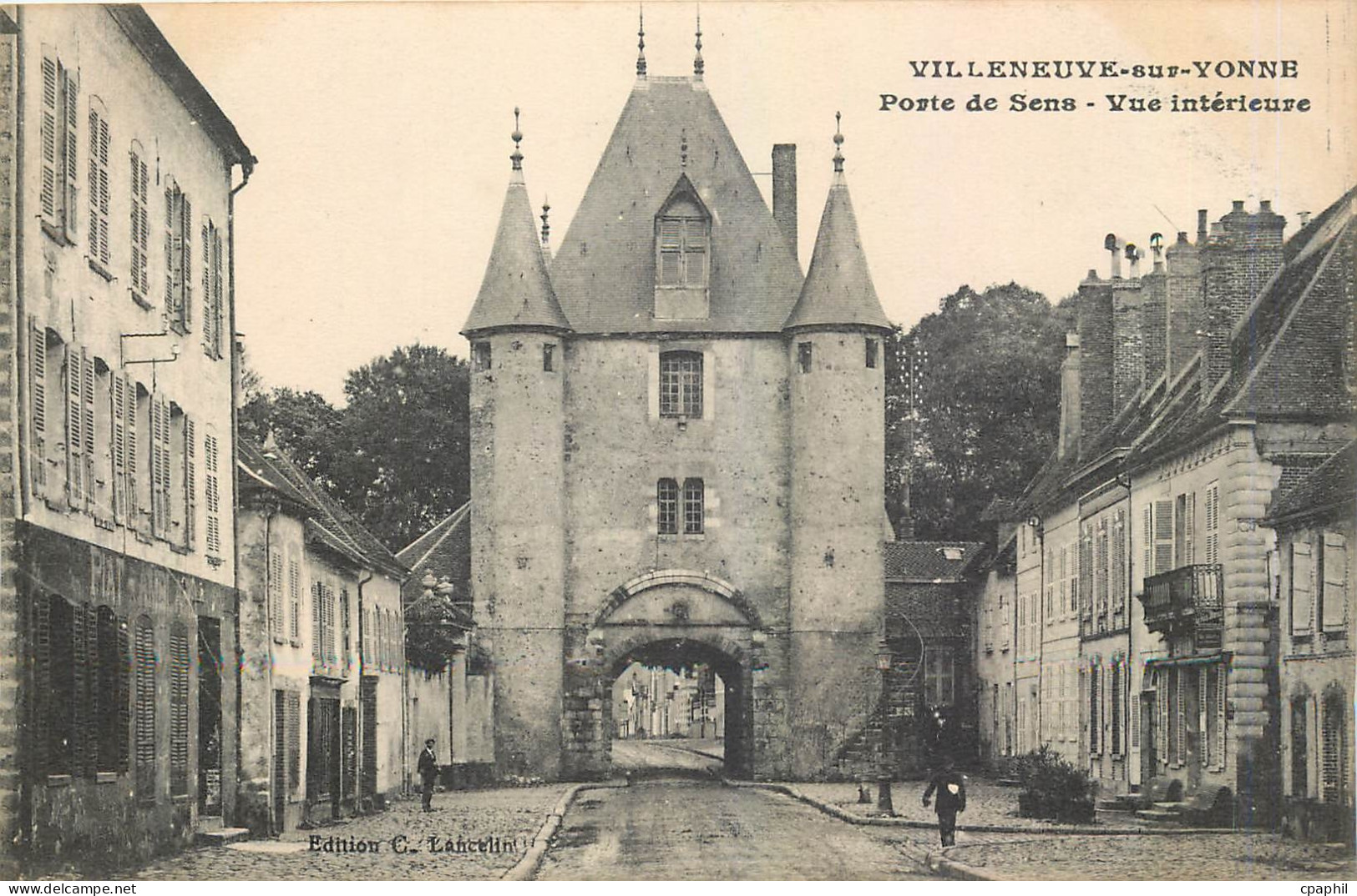 CPA Villeneuve sur Yonne Porte de Sens Vue interieure