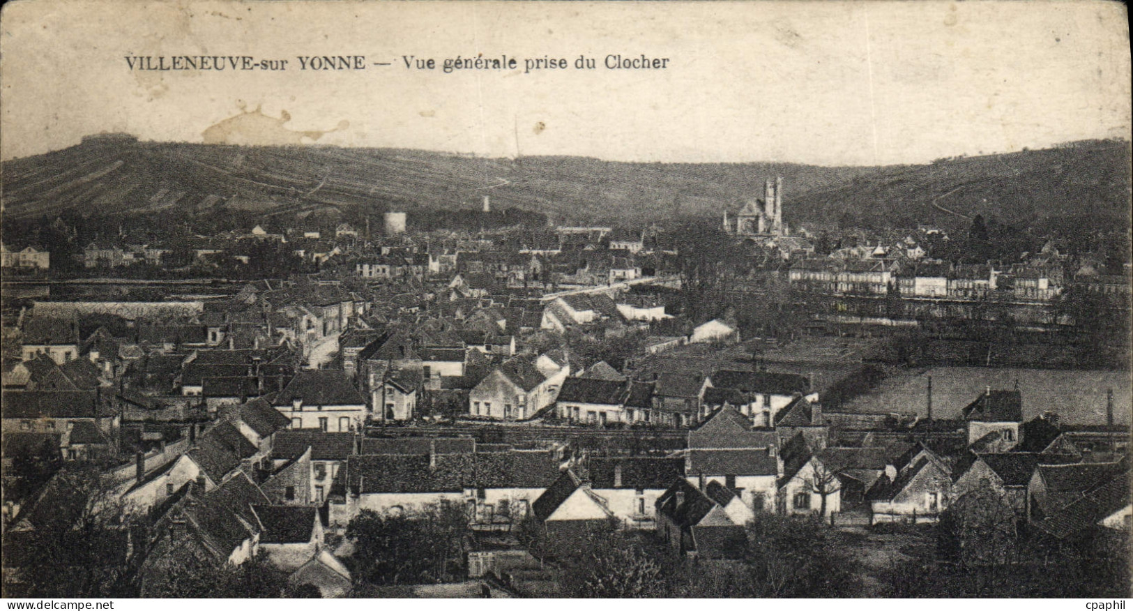 CPA Villeneuve sur Yonne Vue generale prise du Clocher