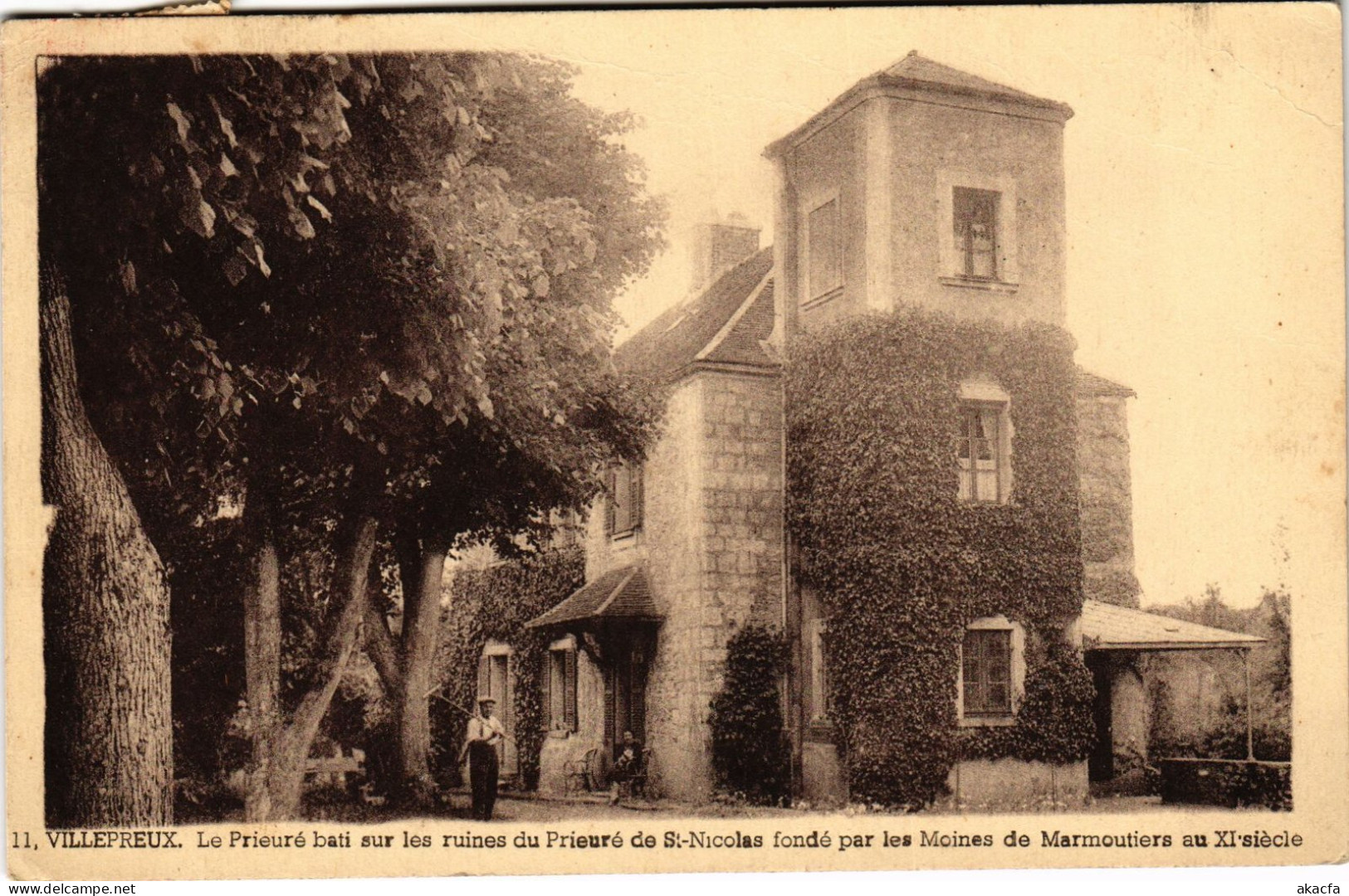CPA Villepreux Le Prieure bati s les ruines FRANCE (1379022)
