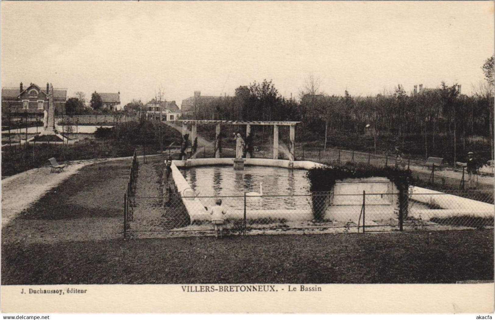 CPA VILLERS-BRETONNEUX Le Bassin (25217)