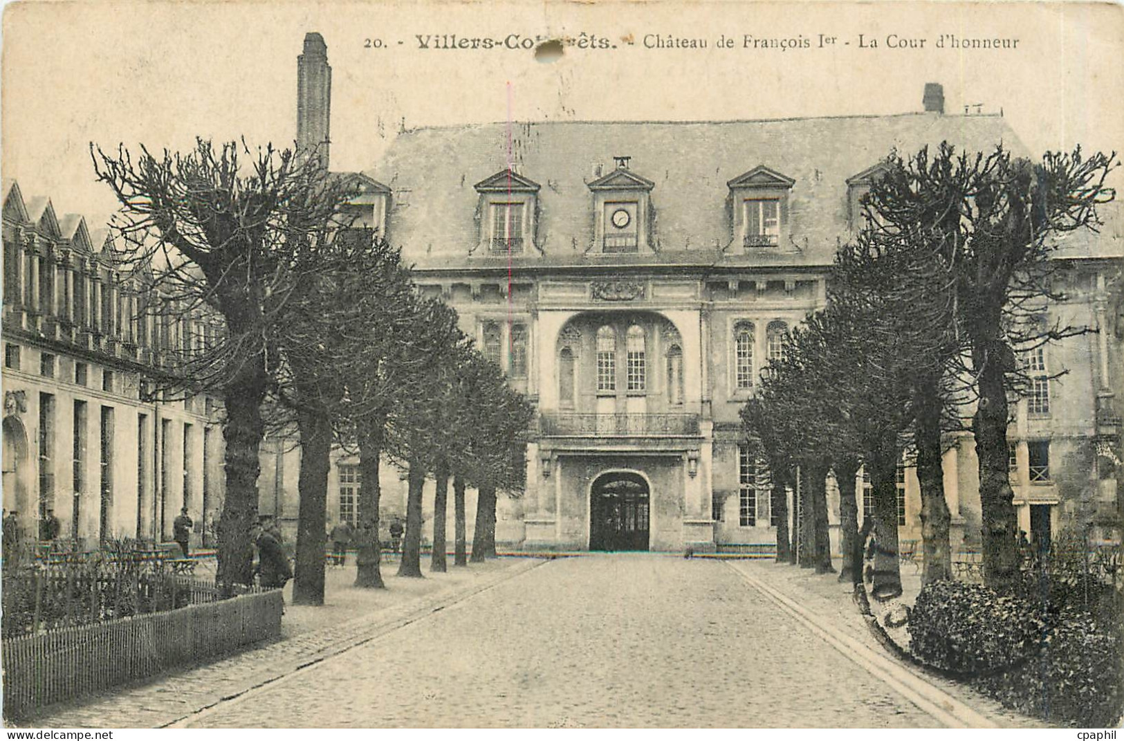 CPA Villers Cotterets Chateau de Francois La Cour d'honneur