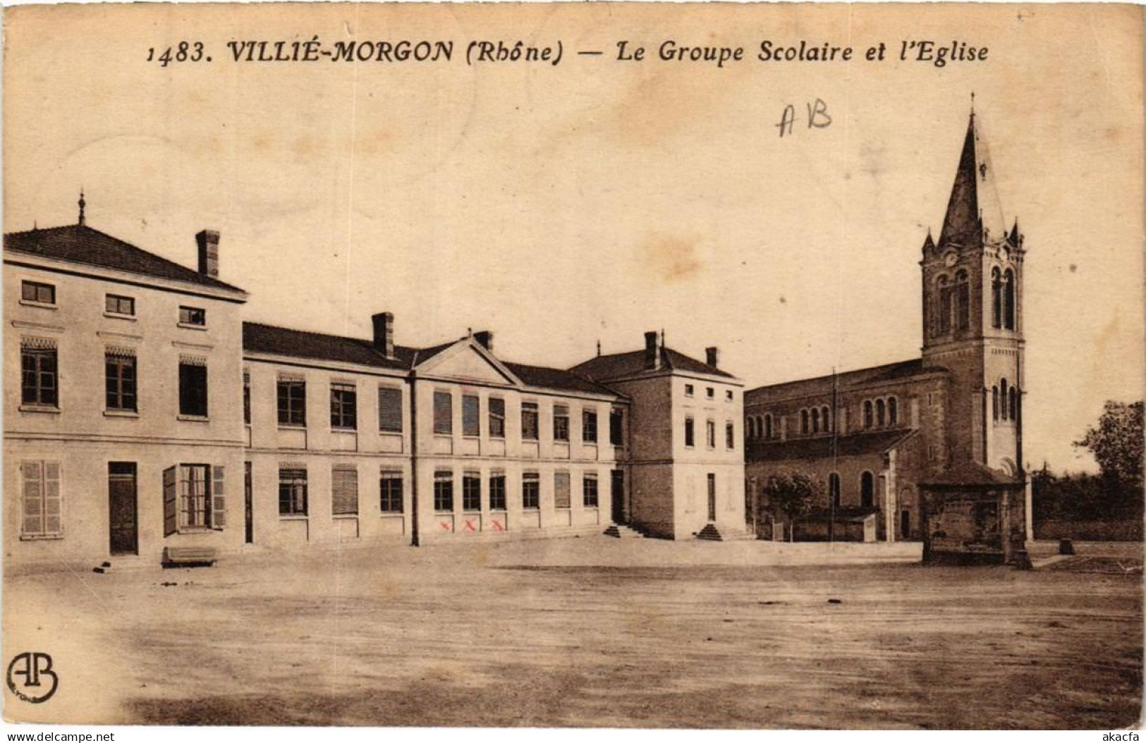CPA VILLIÉ-MORGON Le Groupe Scolaire et Église (614725)