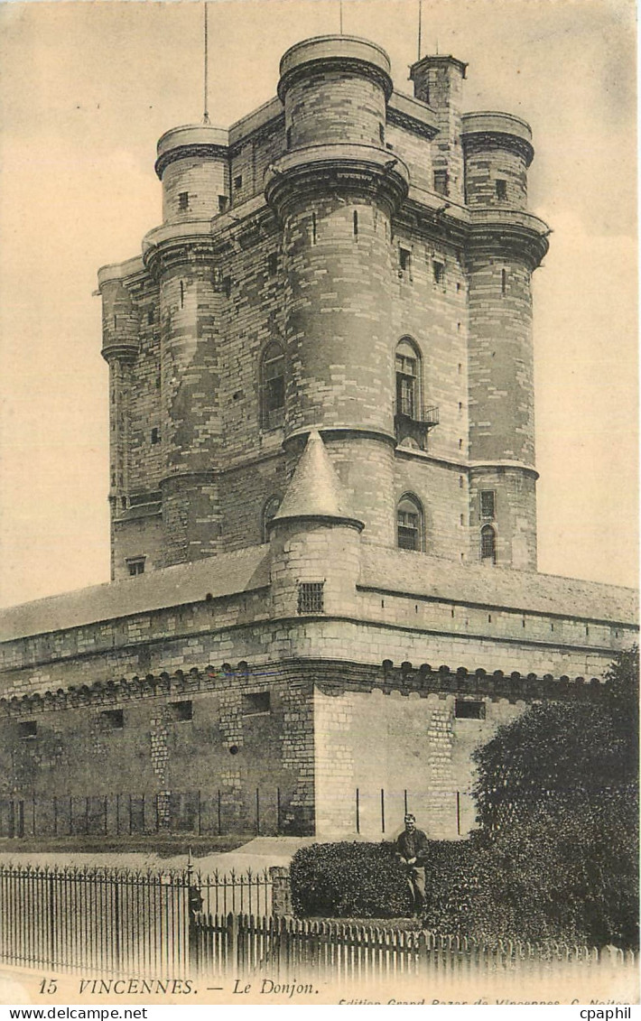 CPA Vincennes Le Donjon