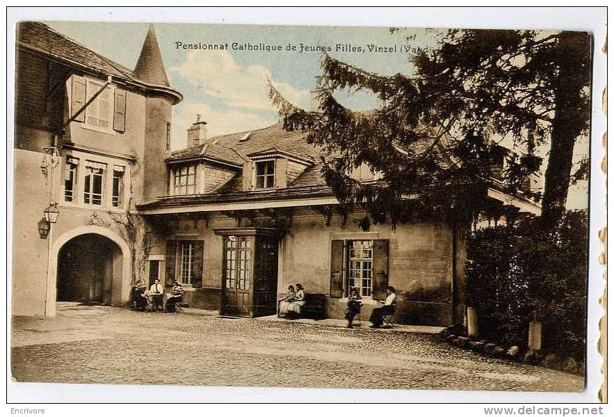 cpa VINZEL pensionnat catholique de jeunes filles - élèves dans la cour - ed institut graphique 5276