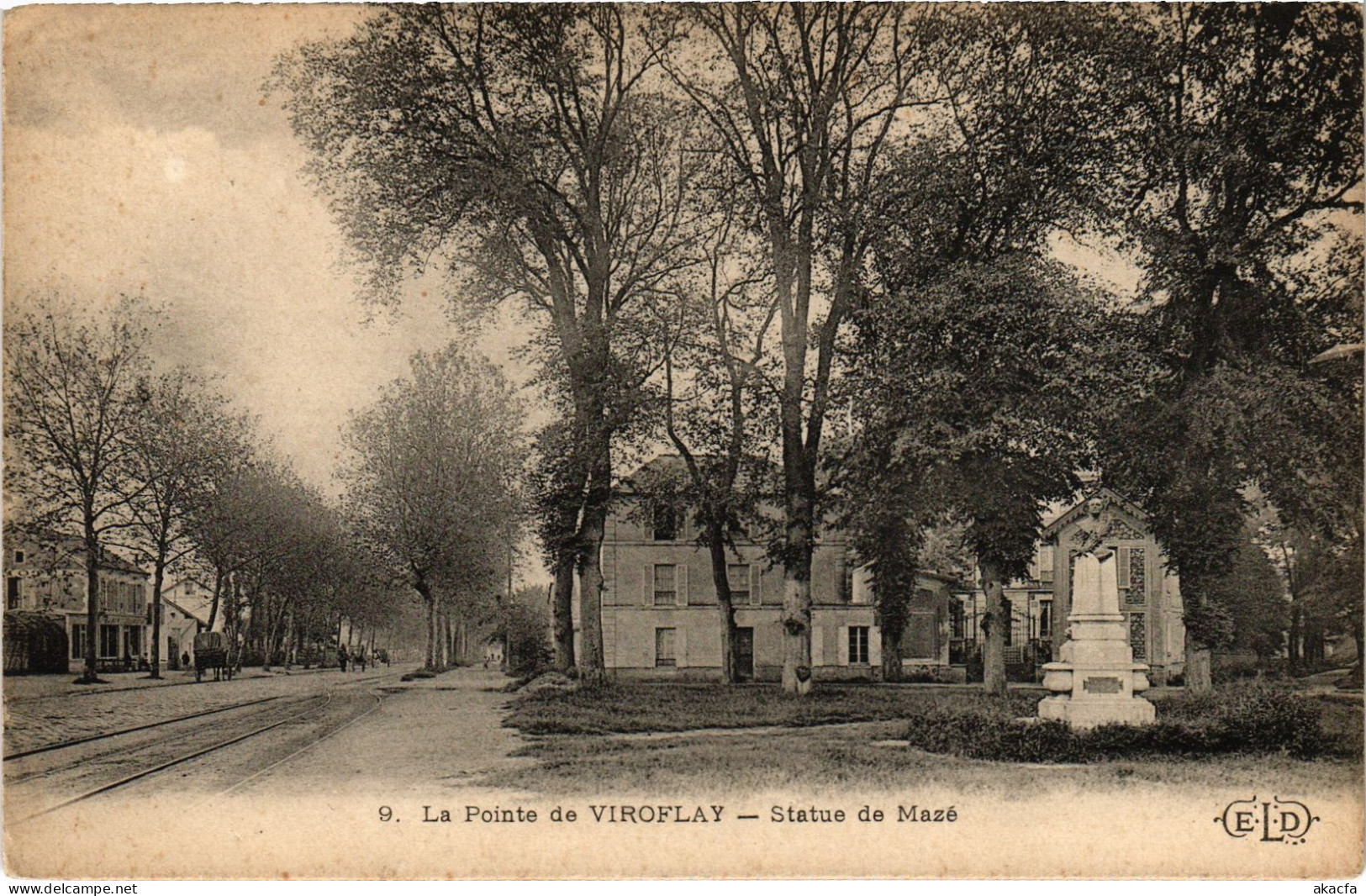 CPA Viroflay Statue de Maze FRANCE (1379144)