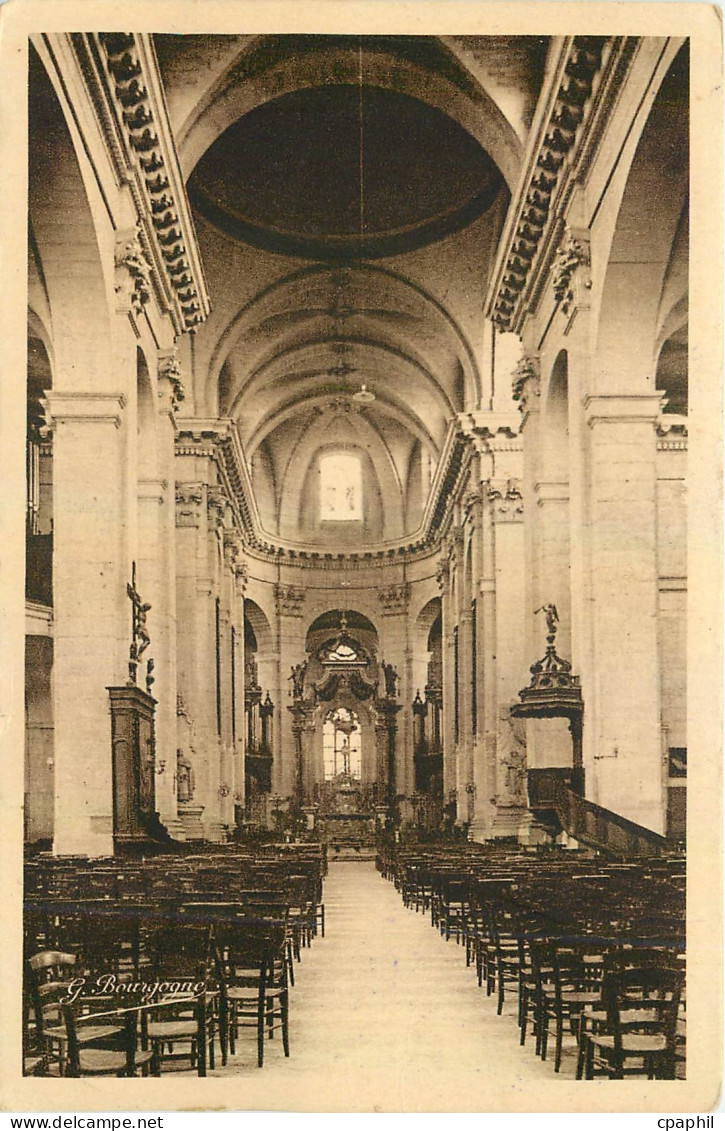 CPA Vitry le Francois Marne Interieur de la Cathedrale
