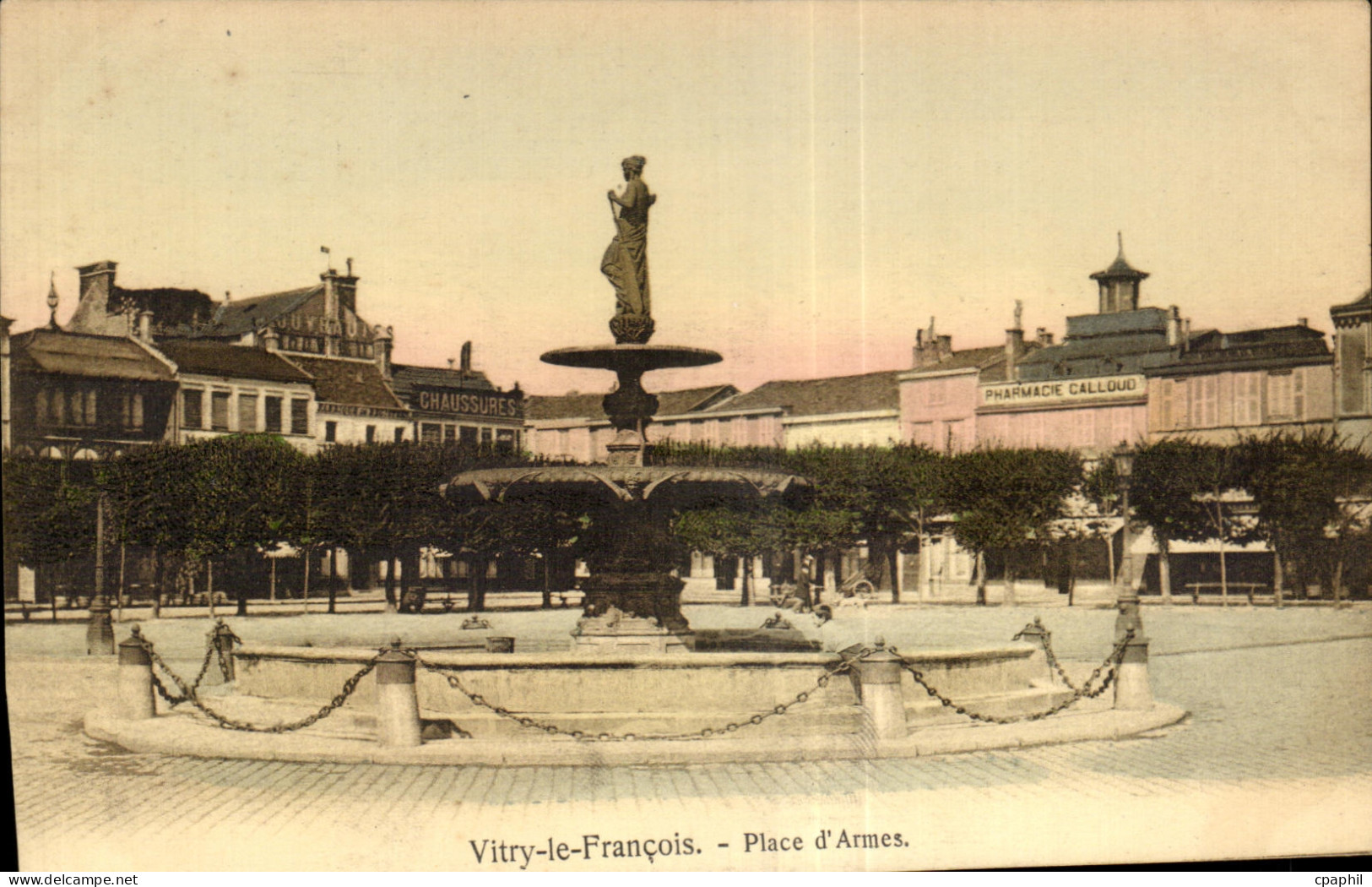CPA Vitry le Francois Place d armes