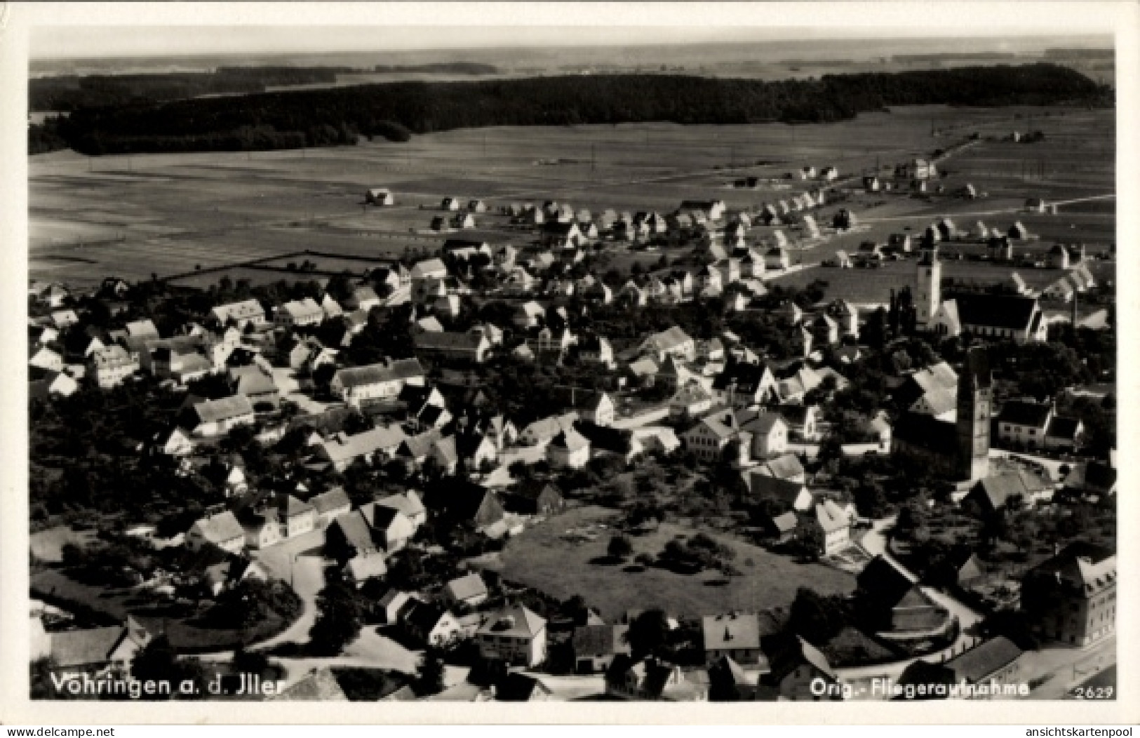CPA Vöhringen an der Iller Schwaben, Luftaufnahme von Vöhringen, Häuser, Felder, Kirche
