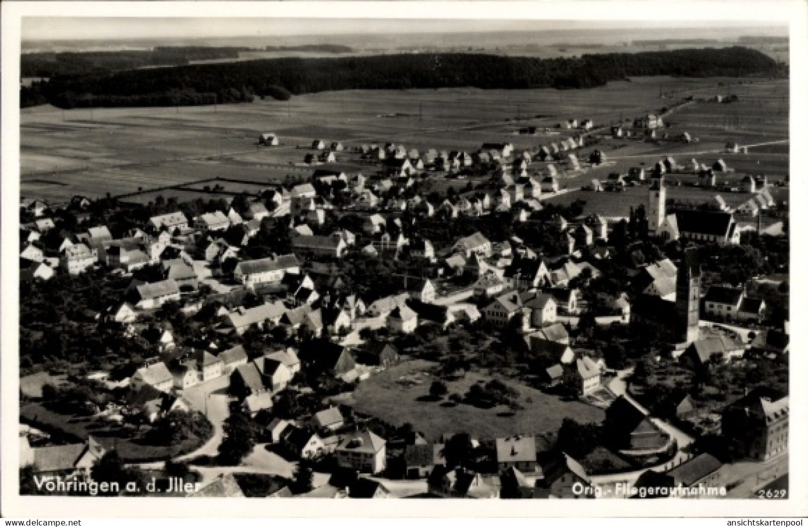CPA Vöhringen an der Iller Schwaben, Luftaufnahme von Vöhringen, zahlreiche Häuser, Kirche, landwi