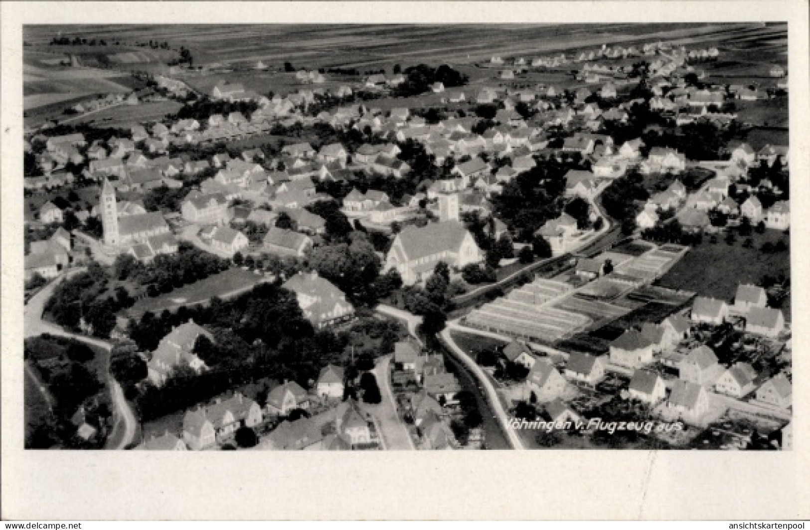 CPA Vöhringen in Württemberg, Luftaufnahme von Häuser, Kirche, Felder, Straßen