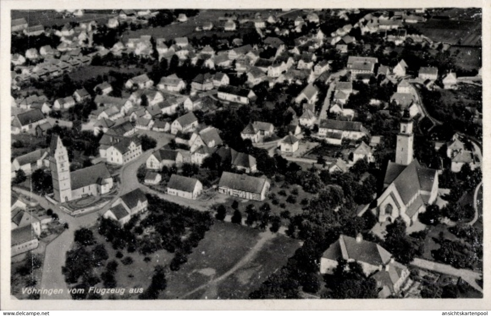 CPA Vöhringen in Württemberg, Luftaufnahme von Häuser, Straßen, Kirche