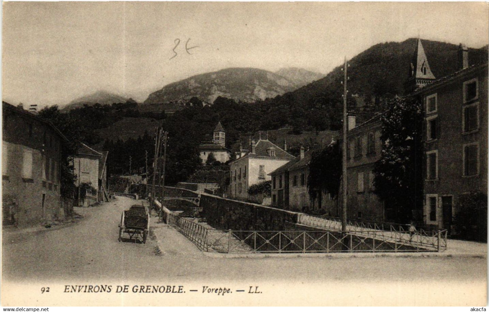 CPA Voreppe - Rue Scene - Env. de GRENOBLE (489386)