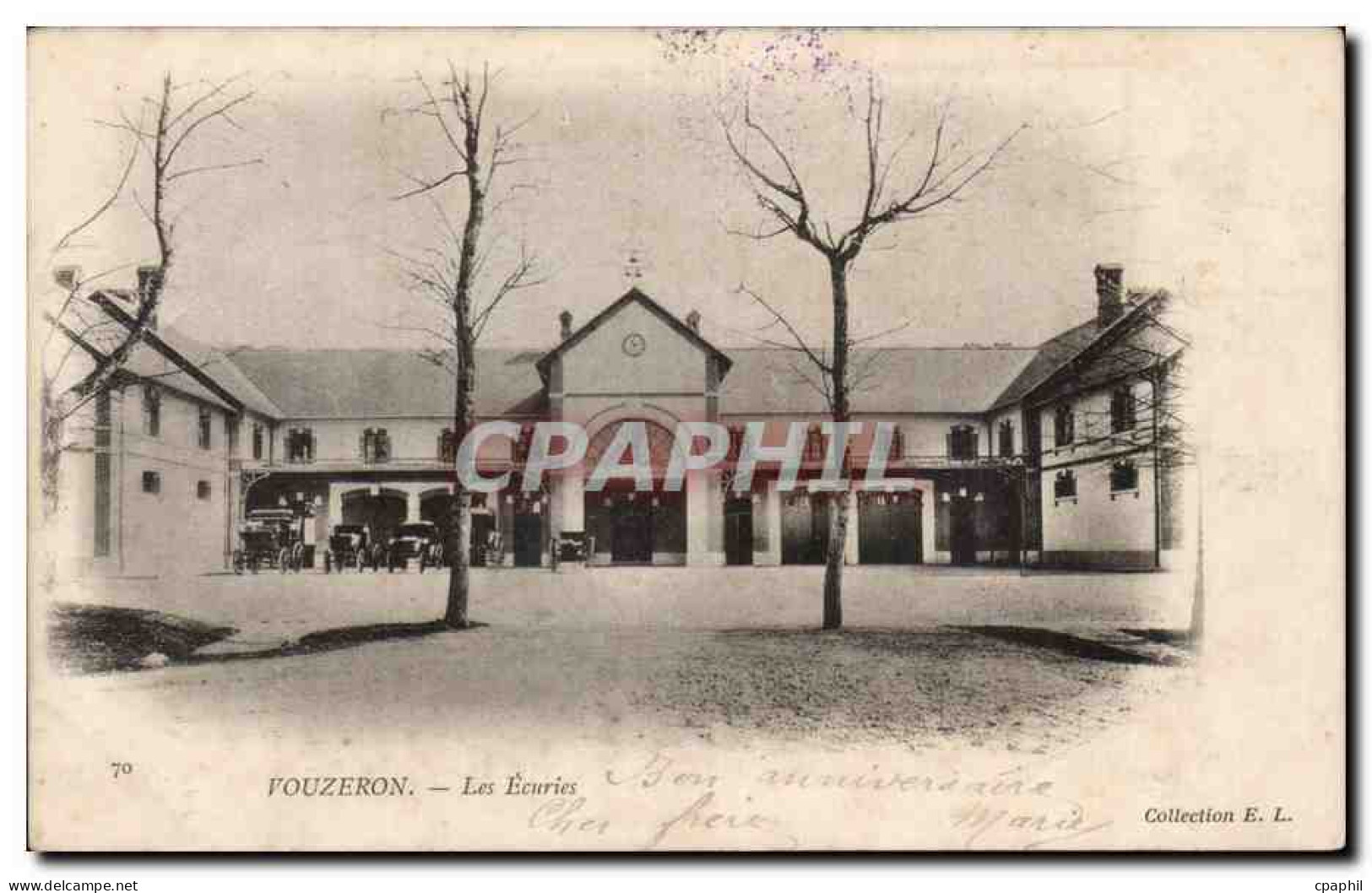 CPA Vouzeron Les ecuries
