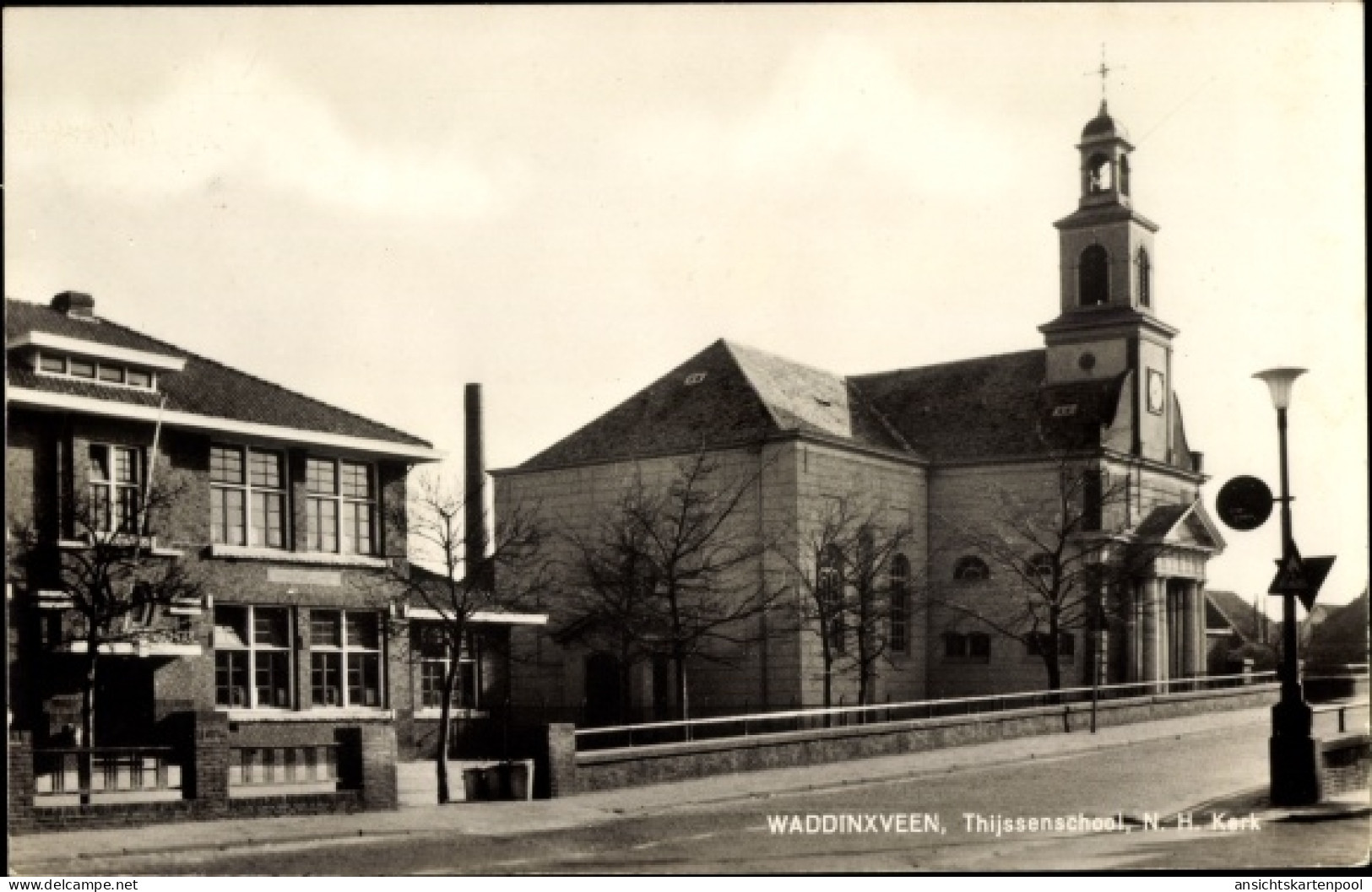 CPA Waddinxveen Südholland, Thijssenschool, N. H. Kerk