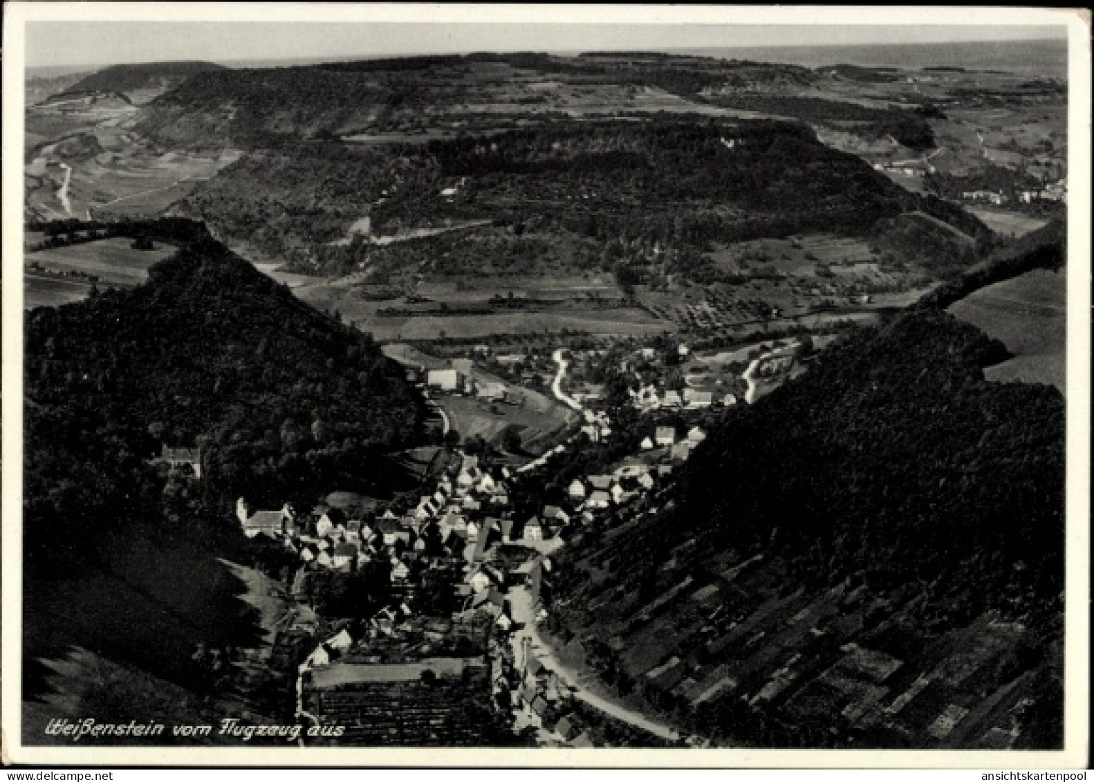 CPA Weißenstein Lauterstein in Württemberg, Luftaufnahme von grünen Feldern, Weiler, Berge