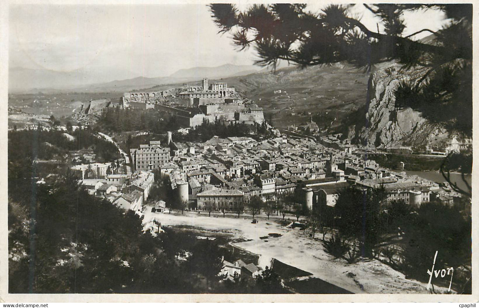 CPM 1200 sisteron (bses alpes) vue generale