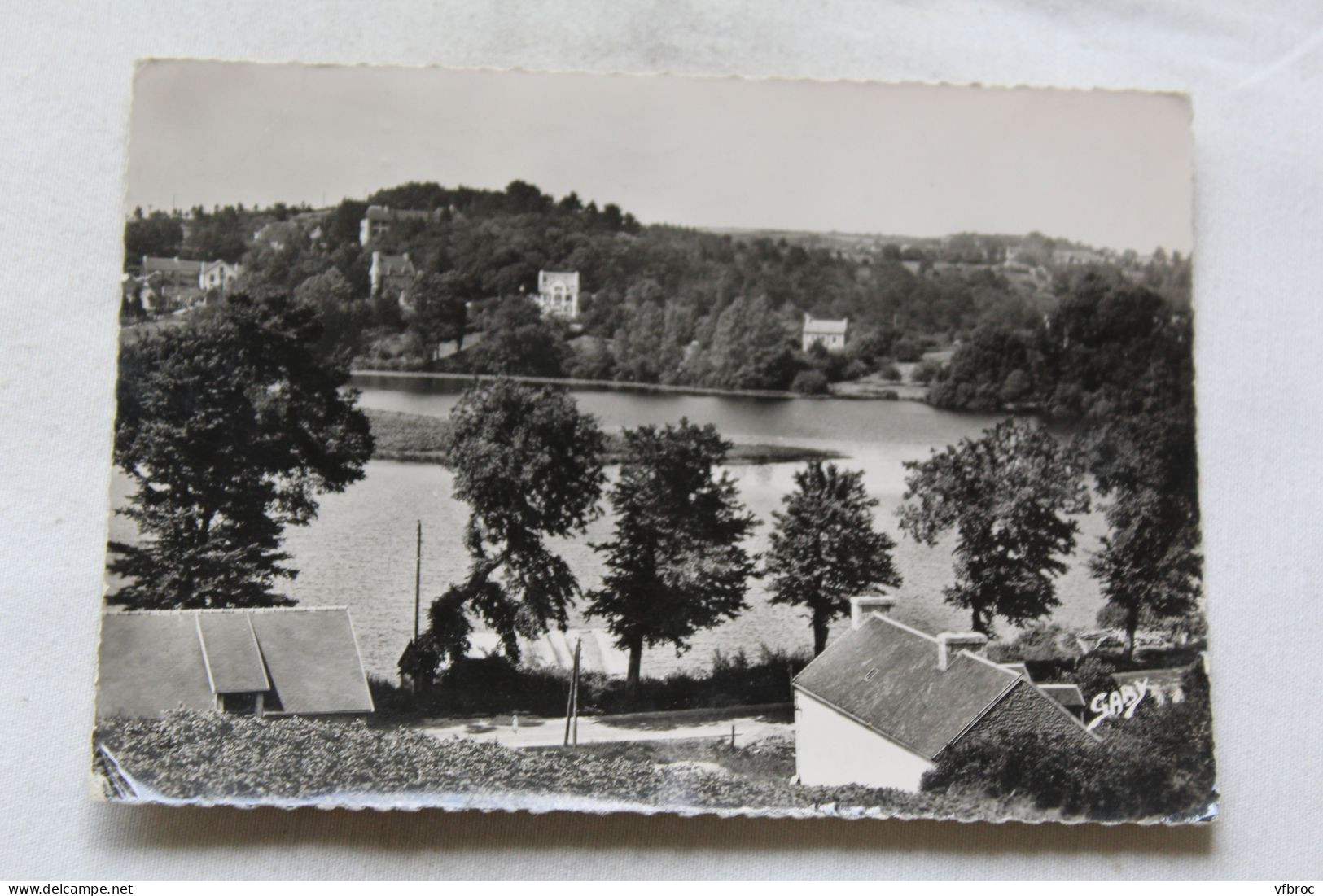 Cpm 1957, le Huelgoat le lac, Finistère 29