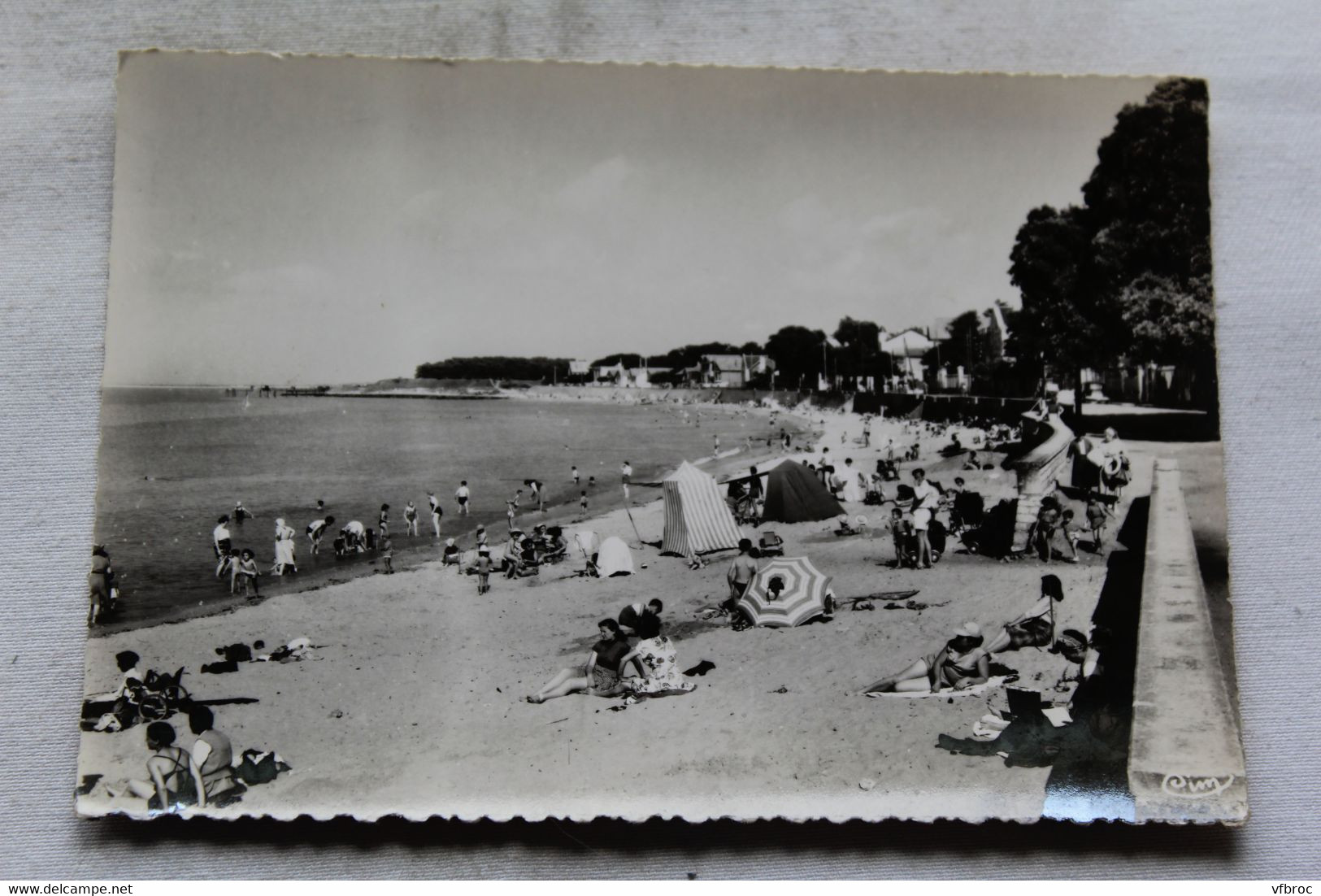 Cpm 1962, Fouras les bains, plage des 2 chênes, Charente maritime 17