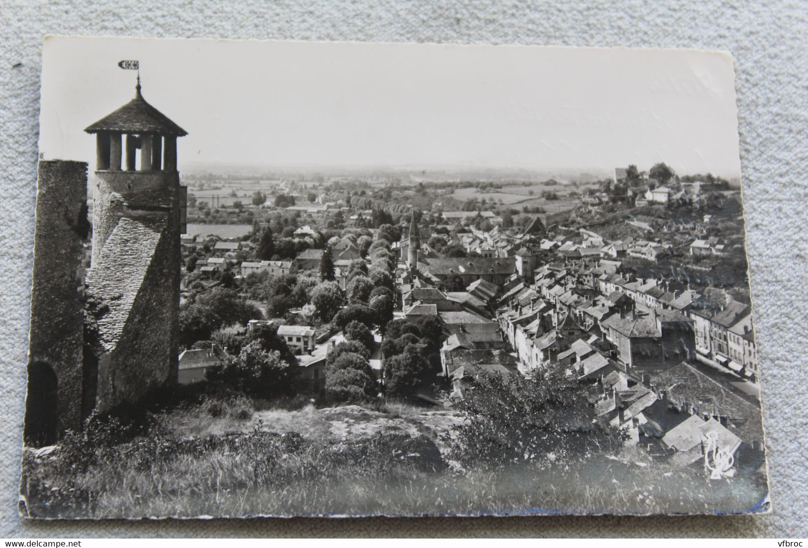 Cpm 1964, Crémieu, la ville vue de la colline saint Hippolyte, Isère 38