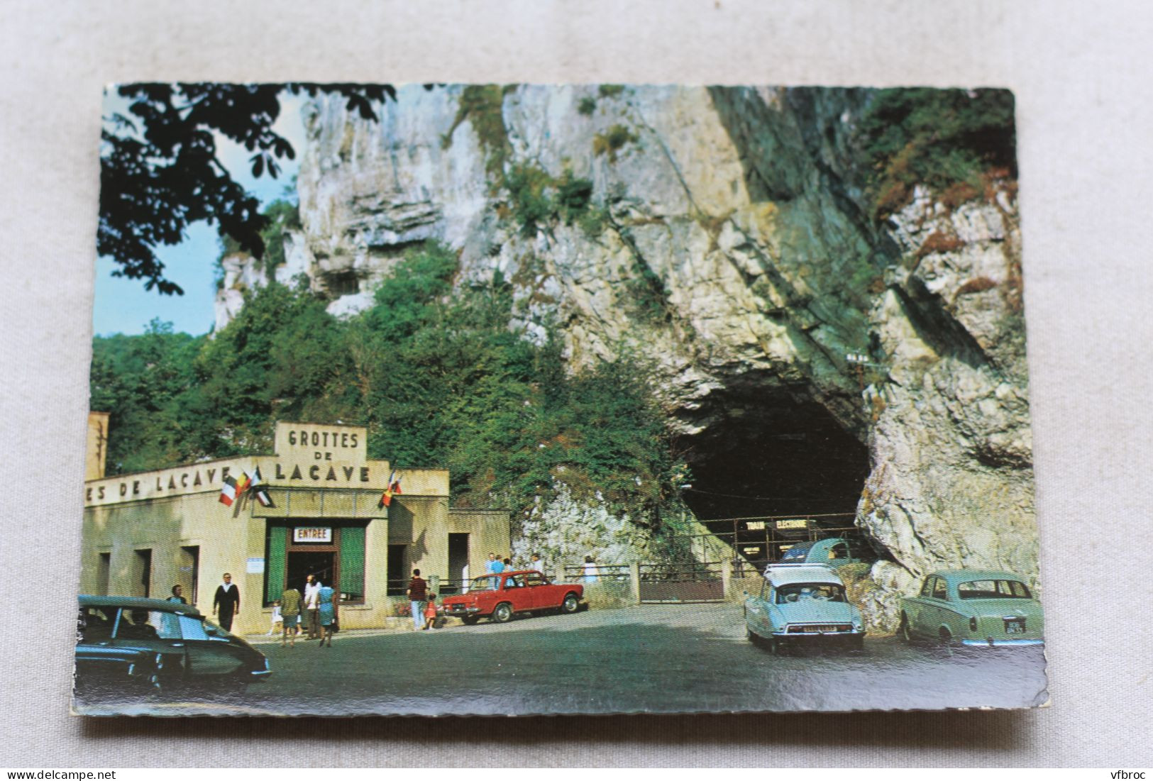 Cpm 1967, entrée des grottes de Lacave, Lot 46