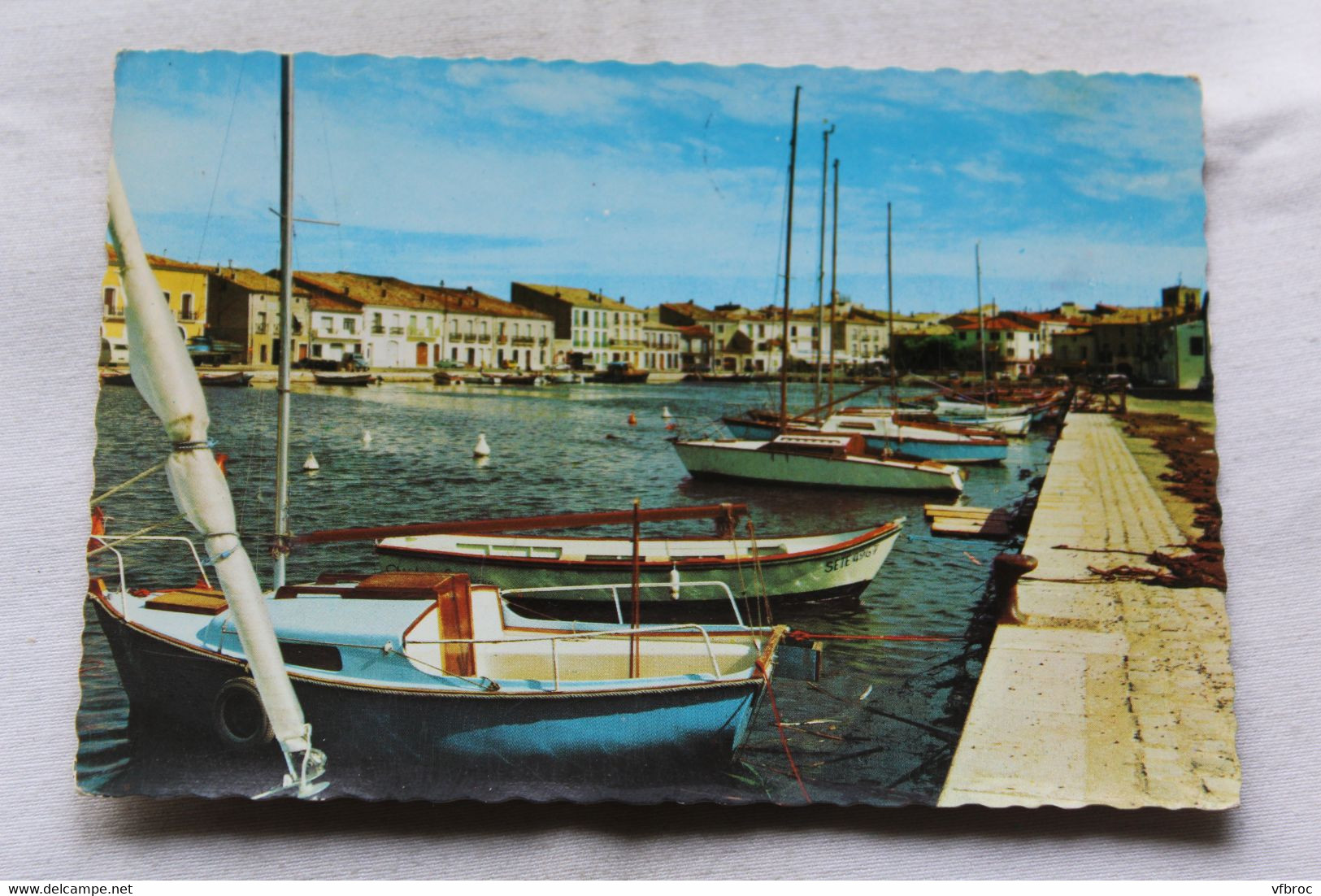 Cpm 1967, Mèze, le port, régates au repos, Hérault 34
