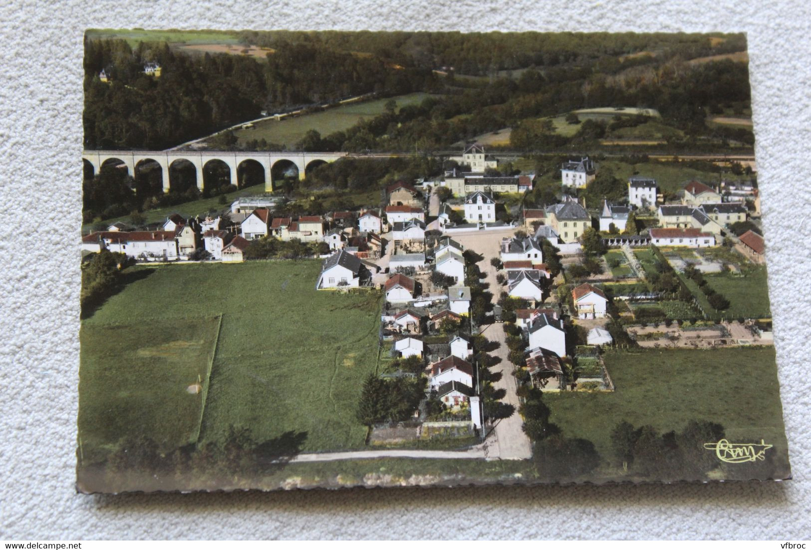 Cpm 1967, Saint Priest Taurion, quartier de la mairie, vue aérienne, Haute Vienne 87