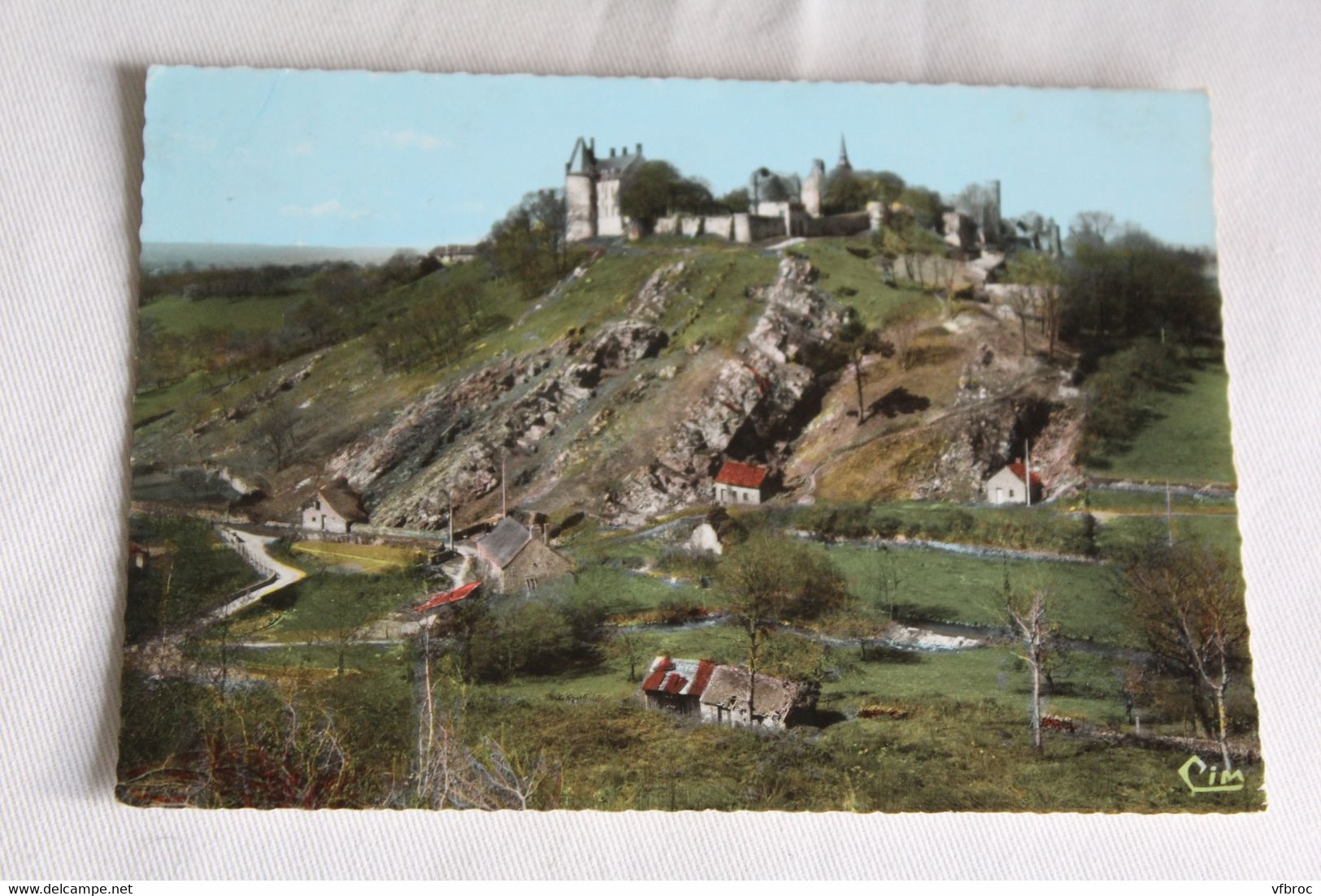 Cpm 1969, Sainte Suzanne, les remparts, Mayenne 53