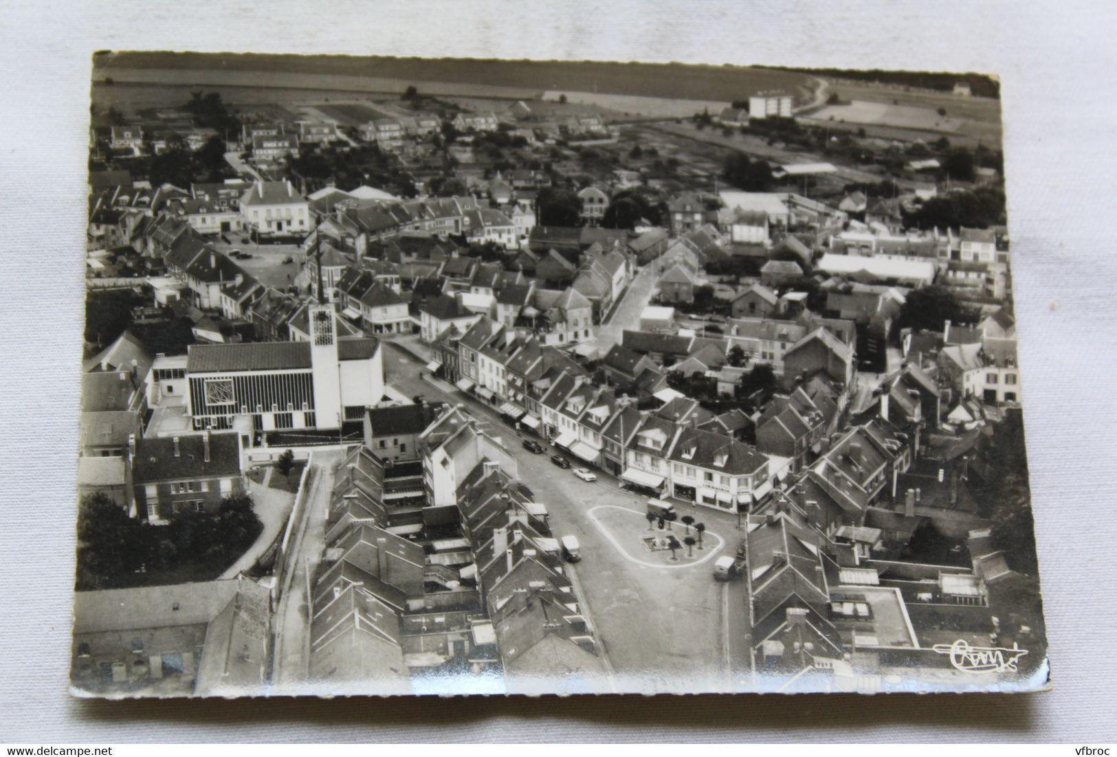 Cpm 1972, Breteuil sur Noye, place de Verdun, Oise 60