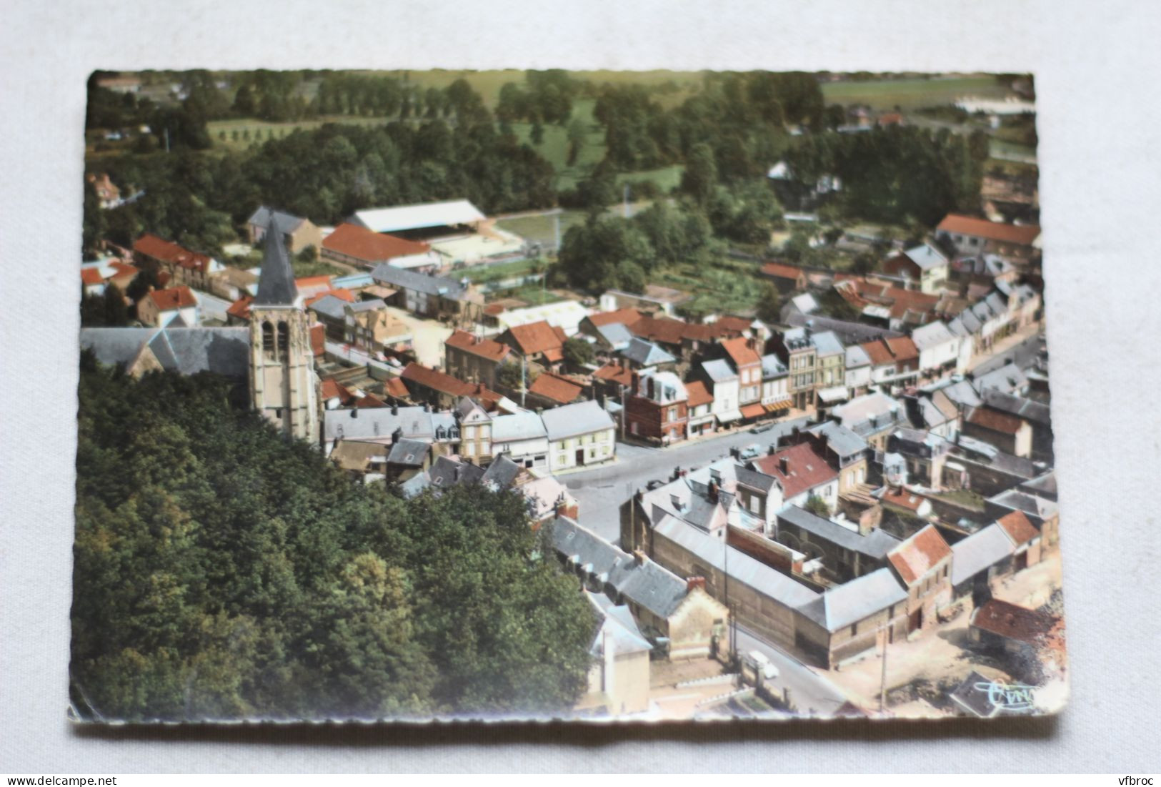 Cpm 1972, Conty, vue aérienne, place du général de Gaulle, Somme 80