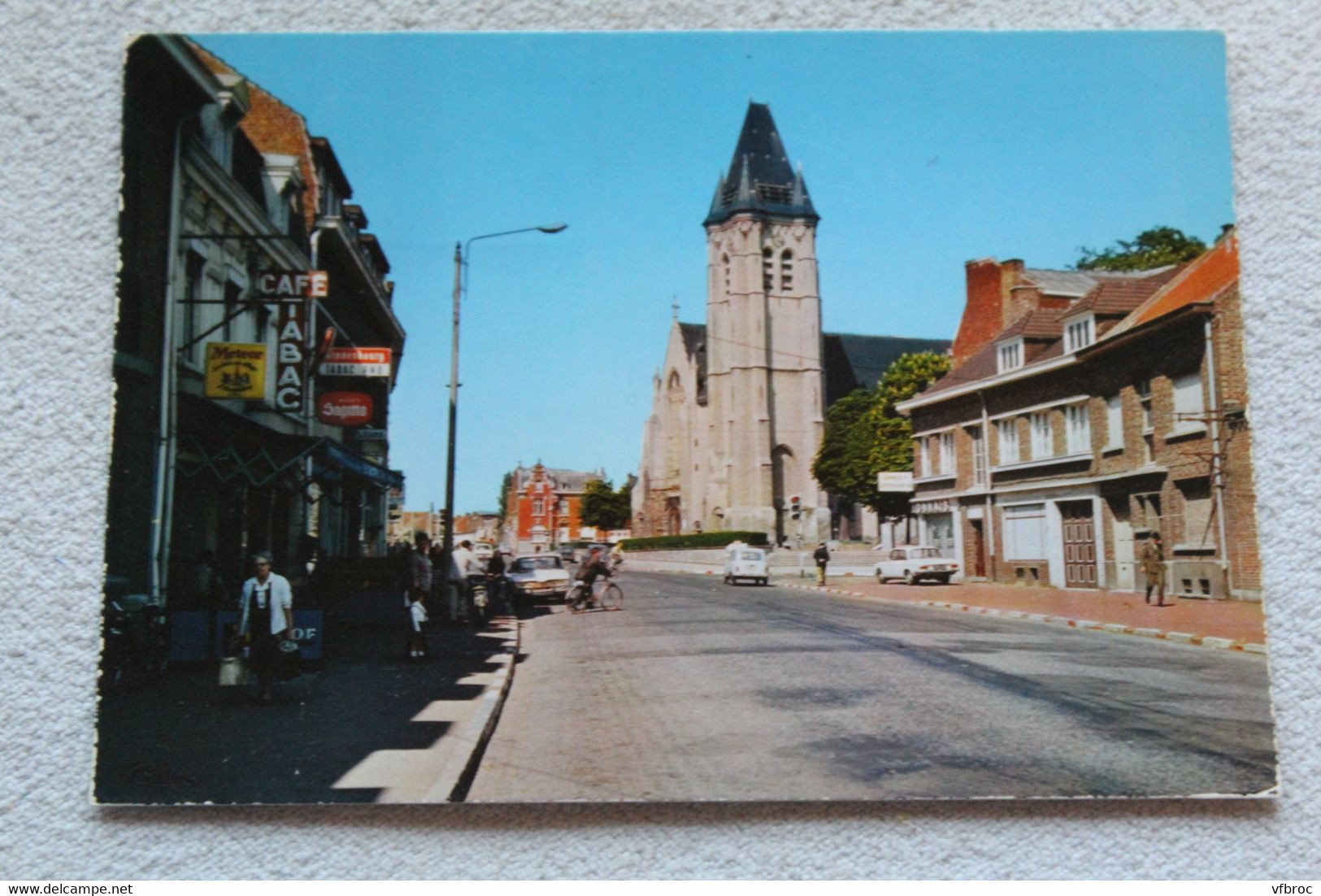 Cpm 1978, Seclin, rue Roger Bouvry et collégiale saint Piat, Nord 59