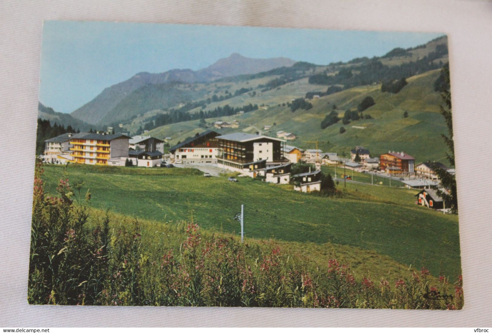 Cpm 1981, les Gets, vue partielle de la station, Haute Savoie 74