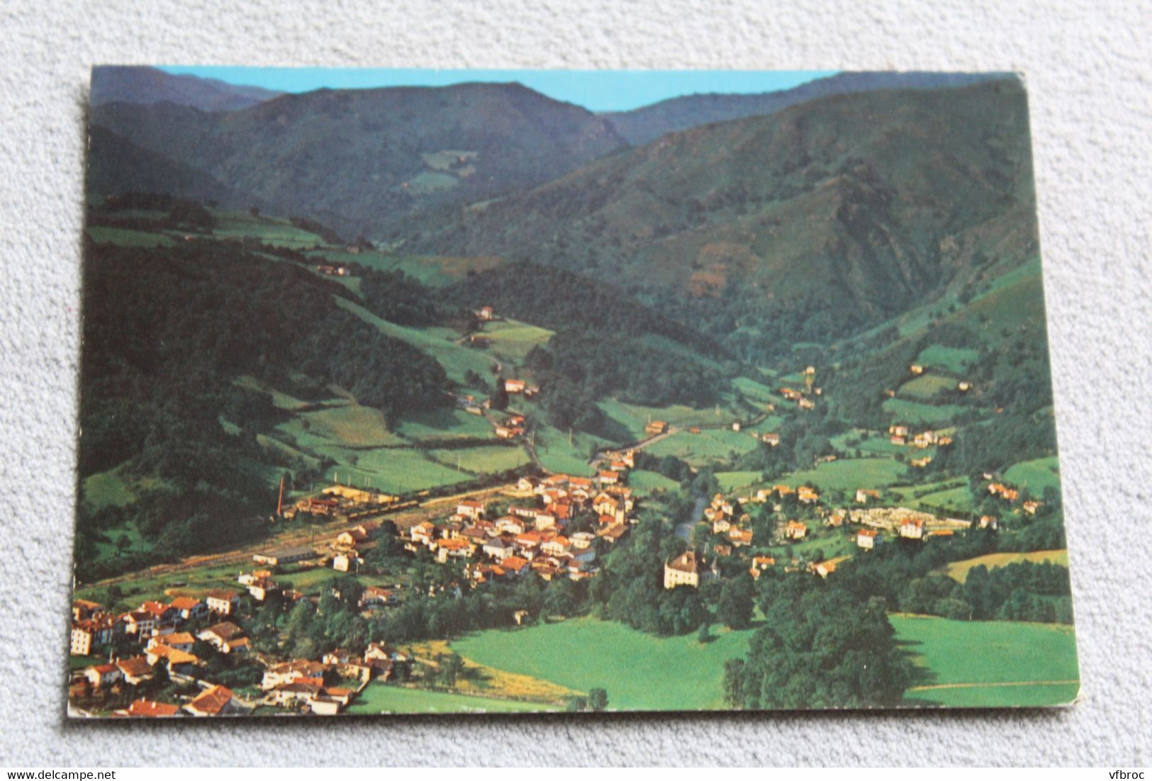 Cpm 1982, saint Etienne de Baigorry, vue générale, Pyrénées atlantiques 64