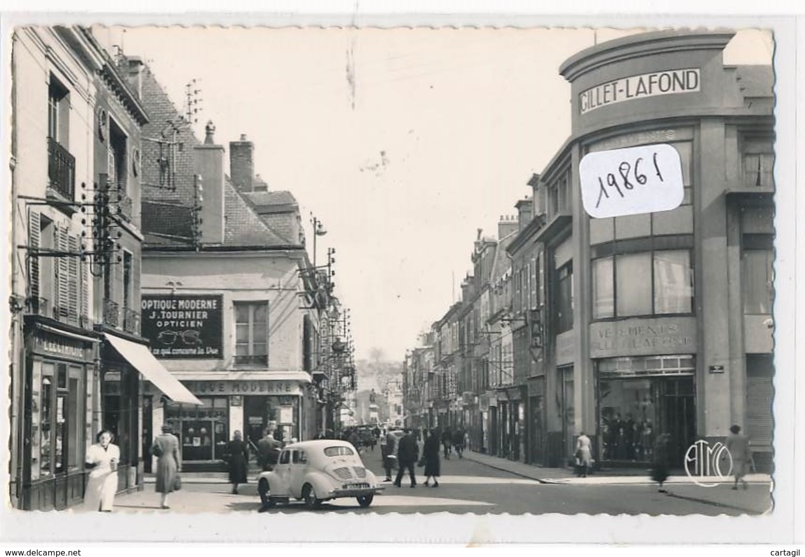 CPM-19861-08-Charleville -La rue de la République dans les années 1960--Envoi gratuit